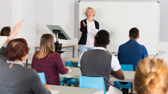 Vortragende in der Erwachsenenbildung