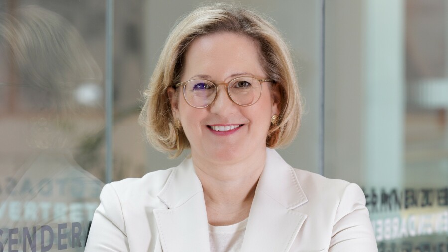 Silvia Hru&scaron;ka-Frank, Direktorin der AK Wien und der Bundesarbeitskammer