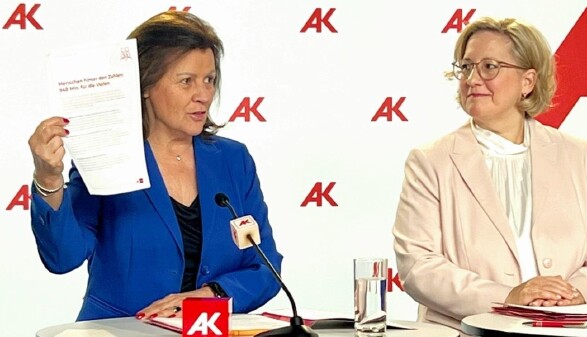 v.l.n.r.: AK Pr&auml;sidentin Renate Anderl und AK Direktorin Silvia Hru&scaron;ka-Frank