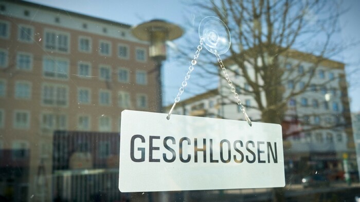 © Heiko Küverling, stock.adobe.com Schild mit der Aufschrift geschlossen