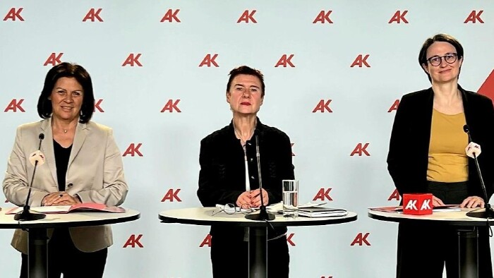 vlnr.: AK Pr&auml;sidentin Renate Anderl, WIFO-Studienautorin Margit Schratzenstaller, AK Expertin Jana Schulthei&szlig;
