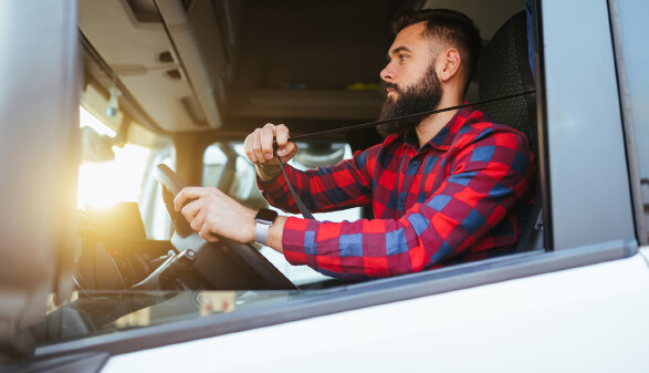 Lkw Fahrer © hedgehog94, stock.adobe.com