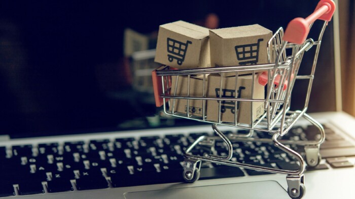© Achira22, stock.adobe.com Online-Shopping