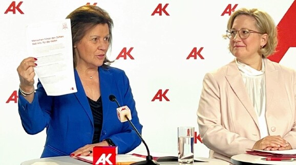 v.l.n.r.: AK Pr&auml;sidentin Renate Anderl und AK Direktorin Silvia Hru&scaron;ka-Frank