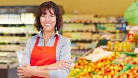 Regalbetreuerin im Supermarkt © Robert Kneschke, stock.adobe.com