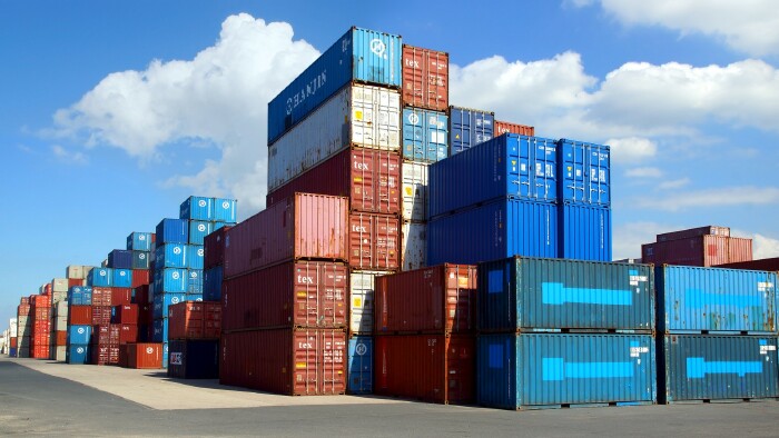 Frachtcontainer im Hafen von Le Havre. Frankreich