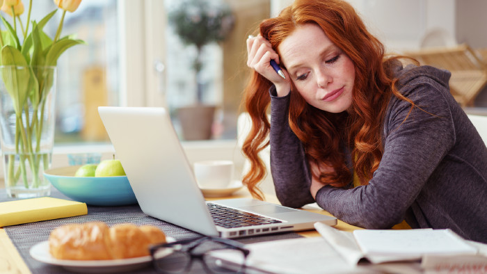 © contrastwerkstatt, stock.adobe.com Junge Frau ist verzweifelt © contrastwerkstatt, stock.adobe.com