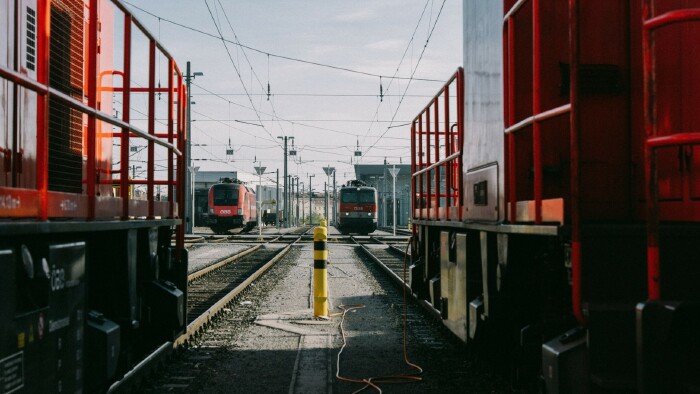 © Ramin Aryaie Züge