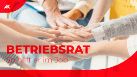 Thumbnail: Großaufnahme mehrerer übereinander liegender Hände