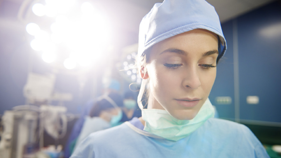 Krankenschwester in OP-Kleidung © gpointstudio, stock.adobe.com