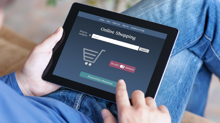 © Denys Prykhodov, stock.adobe.com Online-Shopping per Tablet © Denys Prykhodov, stock.adobe.com